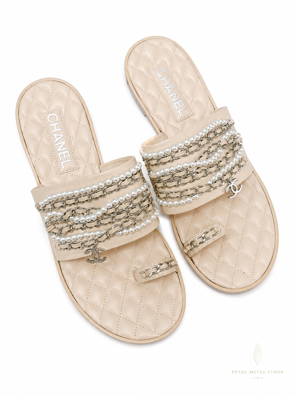 Chanel 19P Beige Pearl Chain CC Charm Quilted Lambskin Slide Sandal EU 42C